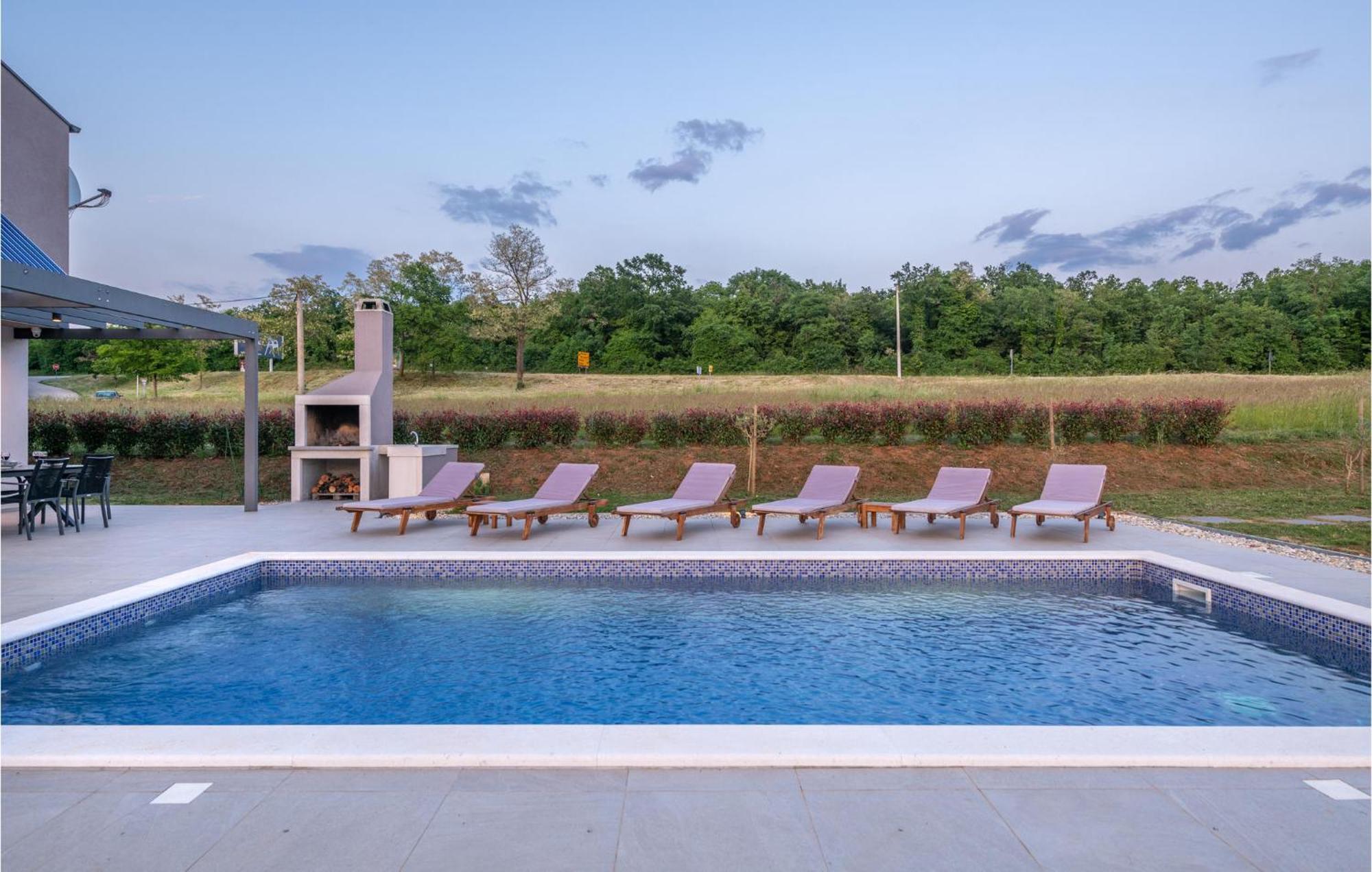 Stunning Home In Barban With Wifi Eksteriør billede